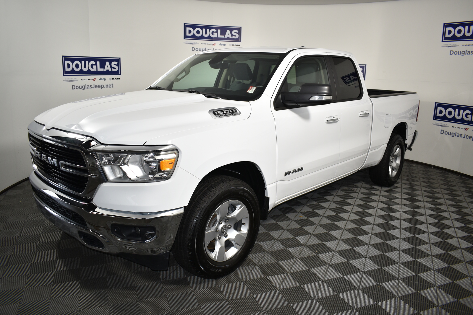 Pre-Owned 2020 Ram 1500 Big Horn 4x4 Quad Cab 6'4 Box Crew Cab Pickup ...