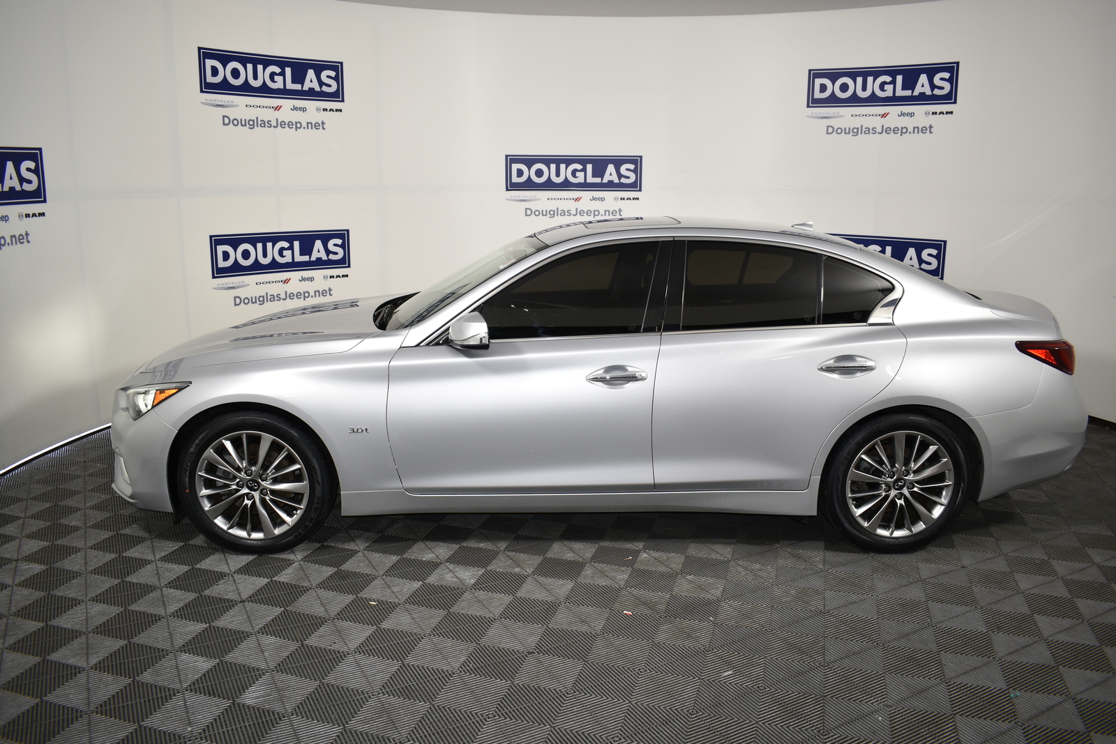 Pre-Owned 2018 INFINITI Q50 3.0t LUXE RWD 4dr Car in Venice #ML138A